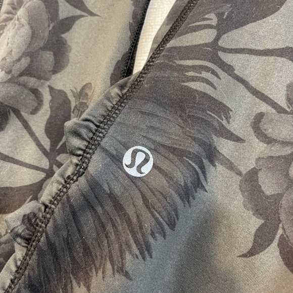 Lululemon Speed Tight Luxtreme Size 6 - Picture 6 of 9